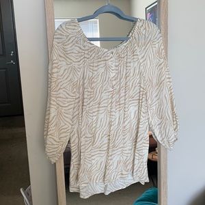 Tan & white patterned blouse